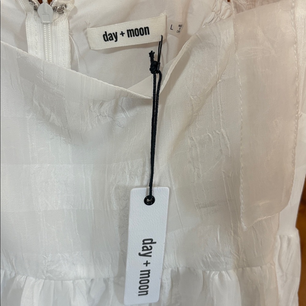 NWT! Day + Moon Elegant White Mini Dress with Sheer Bow Straps - Size Large - Picture 2 of 9